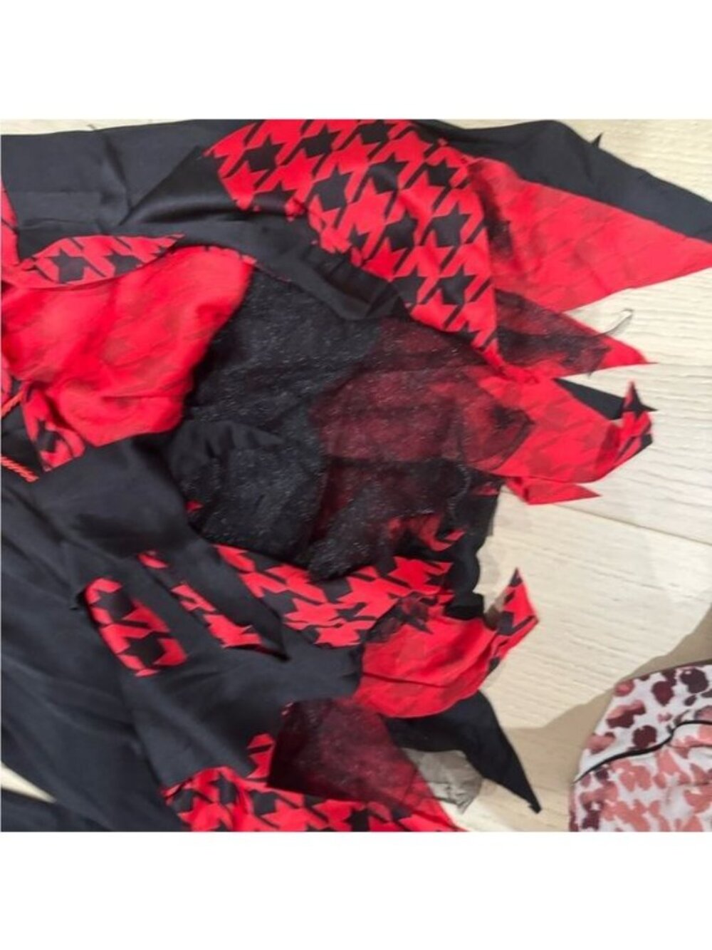 Amscan Red & Black Riding Hood Rebel Costume | Girl's Large (12-14) | NWT - Picture 10 of 10